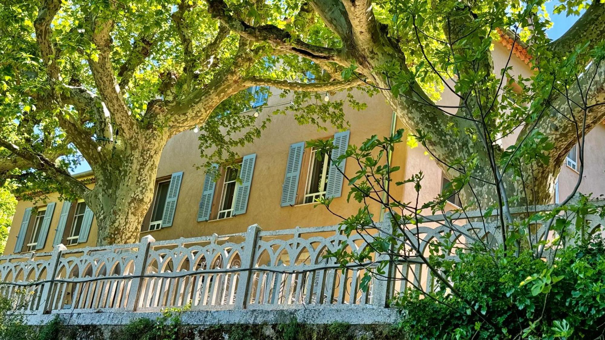 Apartment Classe 3* Dans Magnifique Bastide Provencale Auriol